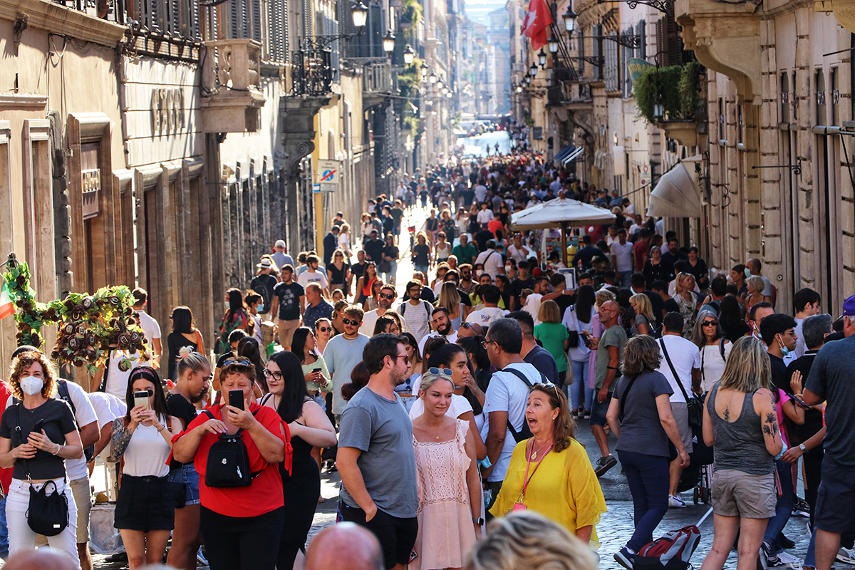 Italien sieht sich mit Rückschlägen bei der Bankensteuer konfrontiert, während die Bemühungen um eine Überarbeitung weitergehen