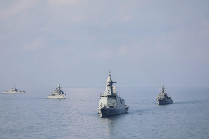ukraine-verschärft-maritime-angriffe-mit-angriffen-auf-russisches-landungsschiff-auf-der-krim