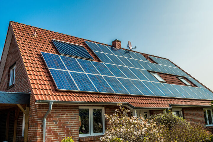 enphase-energy-aktien-surge-nach-vielversprechenden-q4-ergebnissen