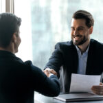 erfolgreiche-gehaltsverhandlungen-vermeiden-diese-5-kritischen-fehltritte-bei-der-verfolgung-von-jobs-angeboten